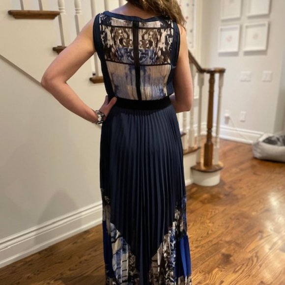 Stunning BCBG Floor length Dress - Picture 6 of 10